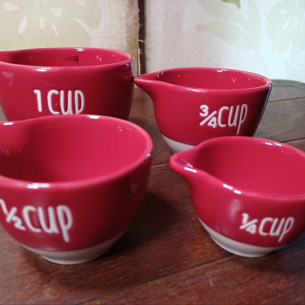 Nesting Red Gallery Measuring cups. - Picture 2 of 7